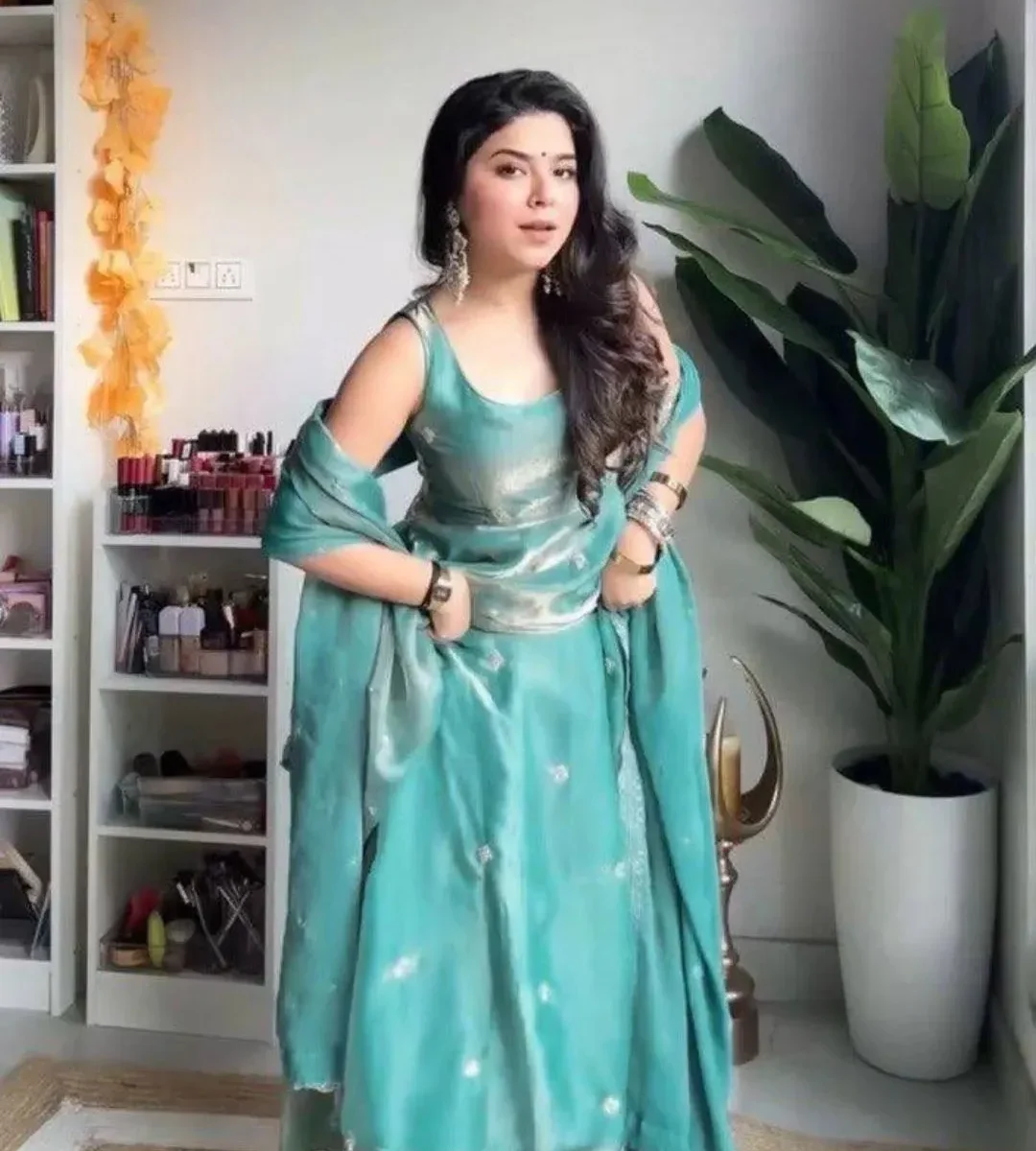 Party Wear Sleeveless Salwar Suit