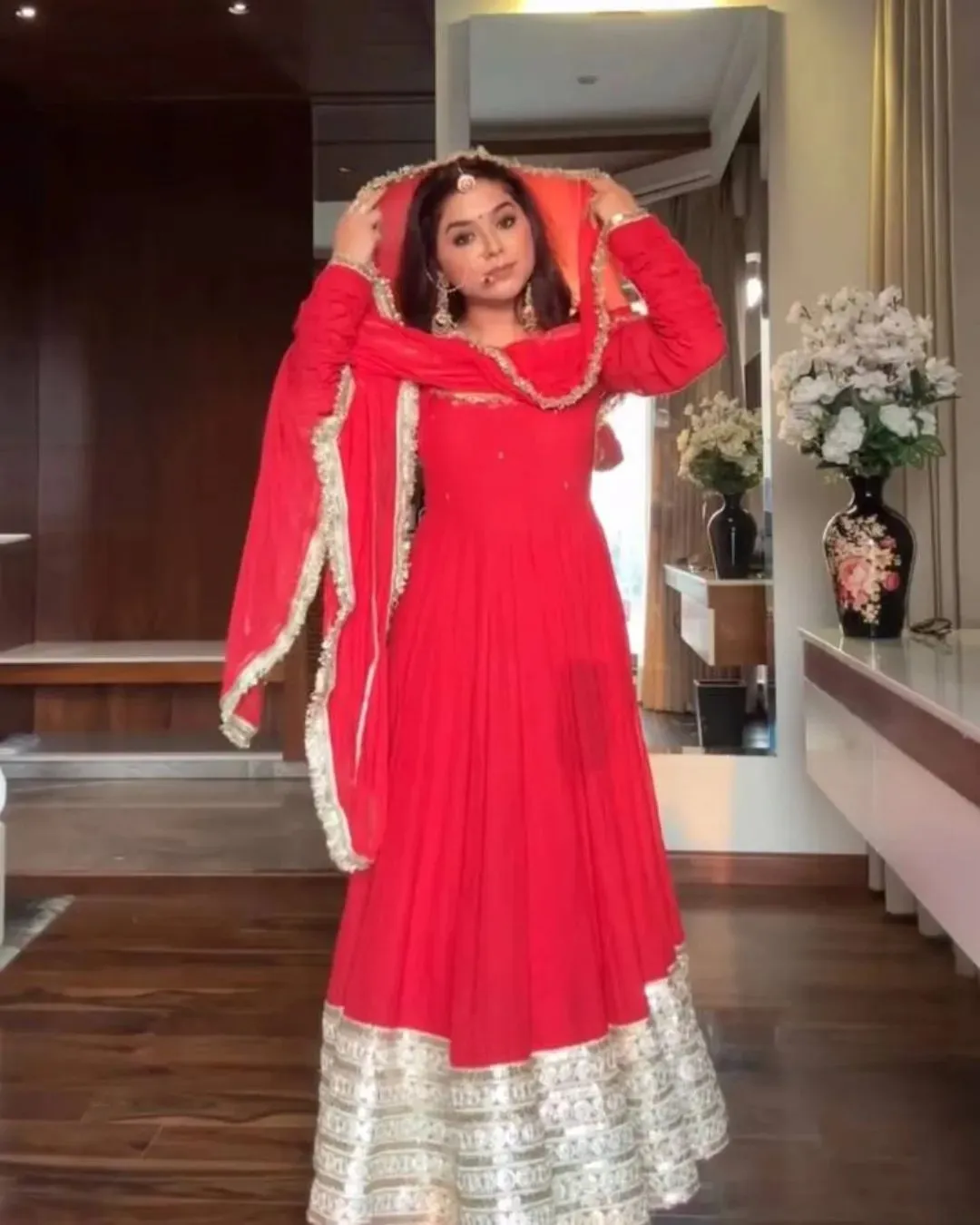Red colour georgette anarkali suit – Lightweight Classic Flowy Festive Wear